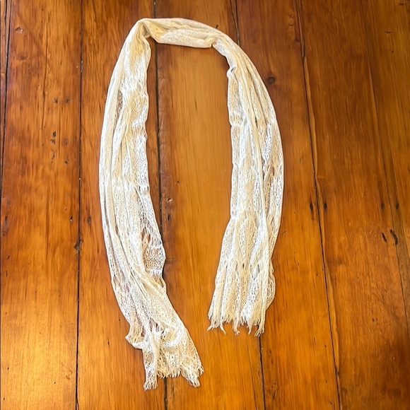 Elegant Lace Women Scarf in Cream - Picture 2 of 3